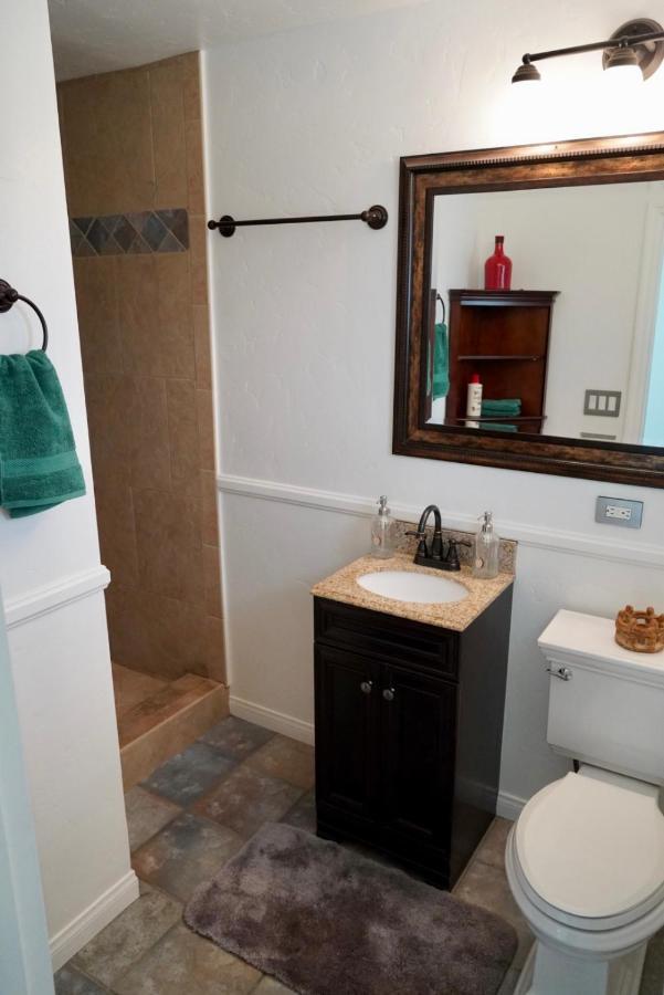 Cozy Family Hideaway, Sleeps 8, 4 Tv'S Yard, Shops Villa Simi Valley Buitenkant foto