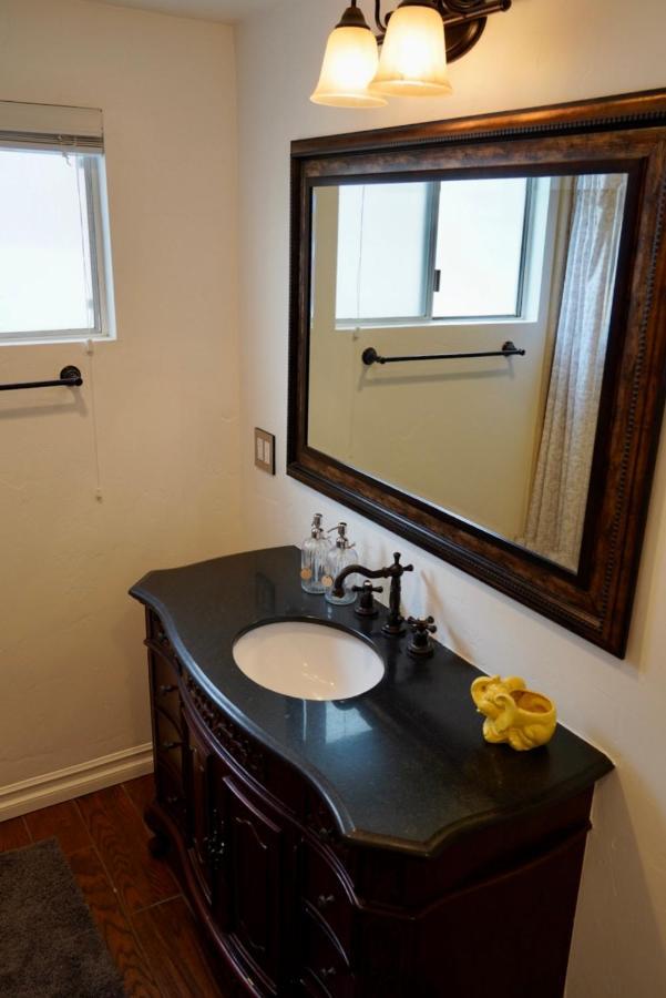 Cozy Family Hideaway, Sleeps 8, 4 Tv'S Yard, Shops Villa Simi Valley Buitenkant foto