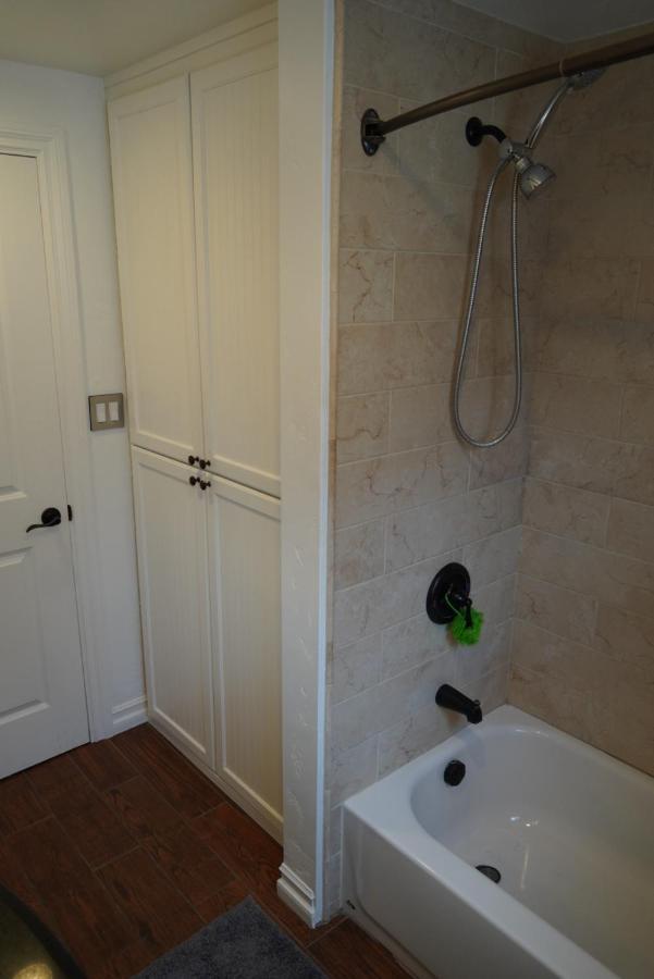 Cozy Family Hideaway, Sleeps 8, 4 Tv'S Yard, Shops Villa Simi Valley Buitenkant foto